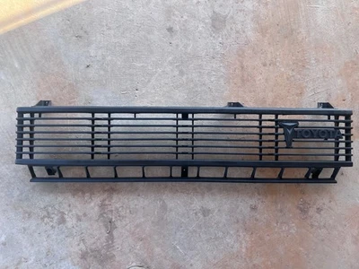 1979-1981 Toyota Pickup Front Grille with Emblem - Image 1 of 4