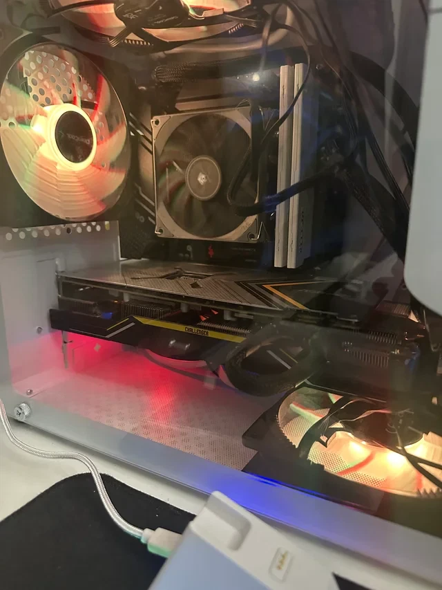 AMD Radeon RX 5700 XT Challenger D 8G OC - Immagine 1 di 1