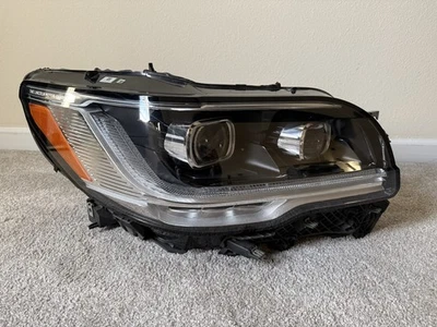 Faro lateral de pasajero Lincoln Navigator 2023 Foto 1 de 4