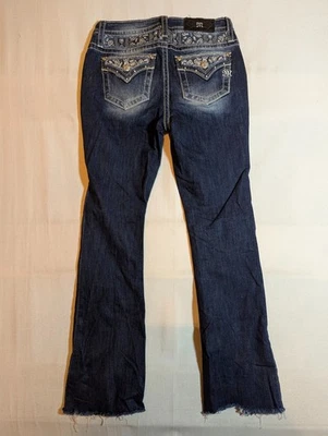 Pantalones de mezclilla Miss Me para mujer 27 tiro medio corte bota bolsillos cachemira dobladillo crudo vaquera azul Foto 1 de 4