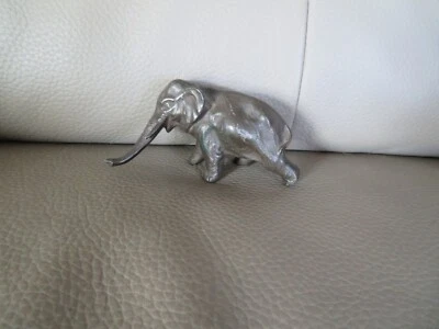 sculpture petit éléphant en régule 5.5 cm de haut - Photo 1/4