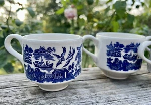 4 Vintage Blue Willow Mugs Cups Churchill Made England 3" Country Cottage Decor - Picture 1 of 9