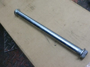 16 2016 Kawasaki Ninja 650 EX650 Swing Arm Pin 2,600 Miles - Picture 1 of 1