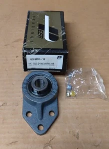 New Peer UCFB202-10 Cast Iron Flange Mount Ball Bearing 3 Bolt Bracket - Picture 1 of 8
