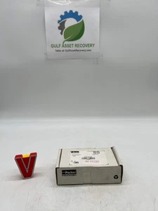 Parker 8-8 FE-SS Female Elbow, 1/2" FNPT x 1/2" FNPT, 316SS *Box of (4)* (New) - Picture 1 of 7