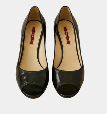Tacones Prada de charol negro con punta abierta EU 41 US 10.5 • Tacón bloque clásico Foto 1 de 4