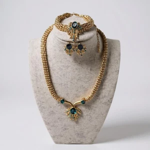 Blue Faceted Lucite Stud On Gold Tone set of Necklace Earring and Bracelet - Picture 1 of 3