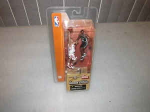 McFarlane 2003 Tim Duncan (Spurs) /Yao Ming (Rockets) 2 pack 3" Figures - Picture 1 of 6