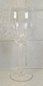Signed Miller Rogaska Memoir pattern 8 1/4” Wine Stem Excellent Condition! - Picture 1 of 3