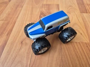 HOT WHEELS MONSTER JAM 1/64 GRAVE DIGGER THE LEGEND DIECAST MONSTER TRUCK GIOCATTOLO - Foto 1 di 3
