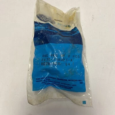 NOS 1985 1986 1987 FORD TEMPO MERCURY TOPACIO TERCERA LUZ DE FRENO SOPORTES DE MONTAJE 2 PIEZAS Foto 1 de 3