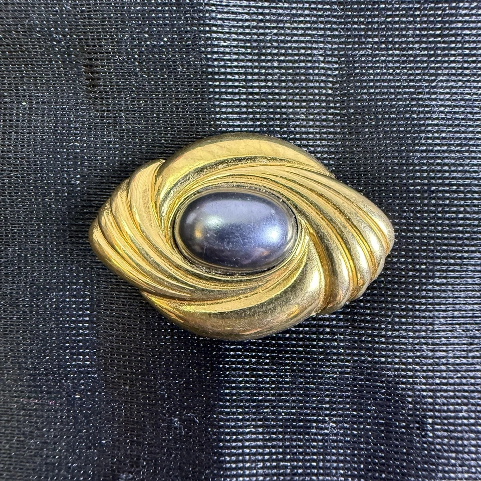 复古雅芳鱼子酱胸针/别针/扣 1980 年代 — 第 1/4 张图片