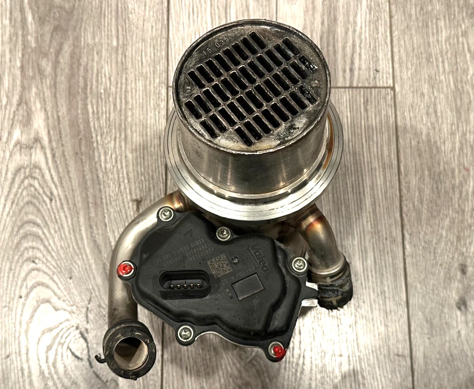 Volkswagen Jetta 2015 recirculación de gases de escape enfriador de válvula EGR 04L131512L, OEM Foto 1 de 4