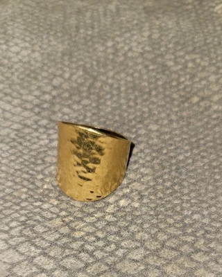 Gold Tone PARKLANE Hammered Wide Cigar Band Ring size 7 Vintage Stunning  - Image 1 of 4