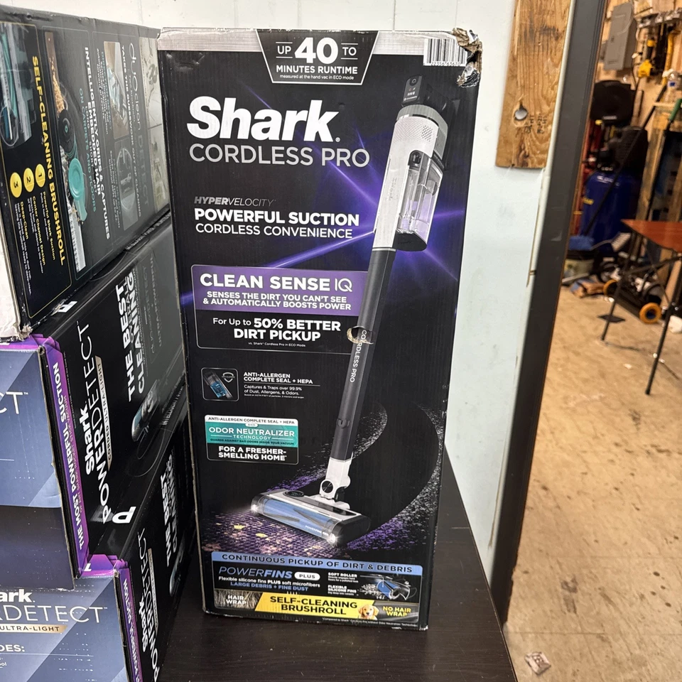 Shark IZ560H Cordless Pro Stick Vacuum Cleaner -