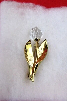 Swarovski Crystal Rose Pin Brooch Flower Gold Tone Stem Swan Signed MultiFaceted - Image 1 of 3