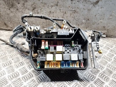 Mercedes Benz A 180 Fusible Box 1,5 L automático DSL W176 2015 Fusible Box Foto 1 de 4