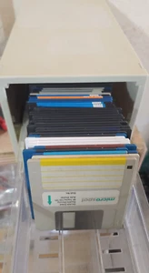 Scatola disco per 100 dischi da 3,5"" (+75 dischi) Commodore Amiga/PC IBM - Foto 1 di 4