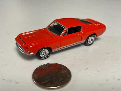 Ford Shelby G.T. 1968 naranja Johnny Lightning 500 neumáticos de goma 1:64 Foto 1 de 4