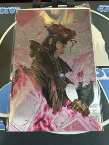 NYCC 2025 TRIBUTO STAN LEE PLATA GAMBITO METAL URIBE VARIANTE 5 IMPRESIONES X-MEN - Imagen 1 de 2