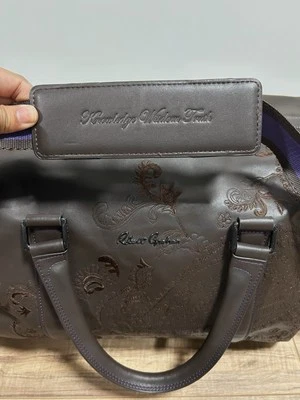 Bolsa de fim de semana Robert Graham marrom bordada couro sintético conhecimento sabedoria - Imagem 1 de 4