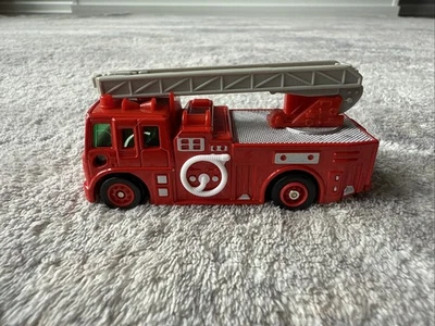 Motor Tomica World Fire Engine TW-10 - TOMY Foto 1 de 4