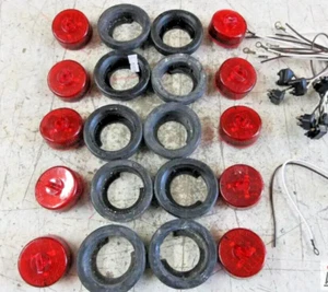 2" Round 4 LED Light Side Marker Clearance for Trailers 10 Red, Grommets and Pig - Imagen 1 de 12