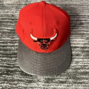Mitchell & Ness Chicago Bulls Diamond Hat Snakeskin Bill Adjustable Cap Rare - Picture 1 of 19