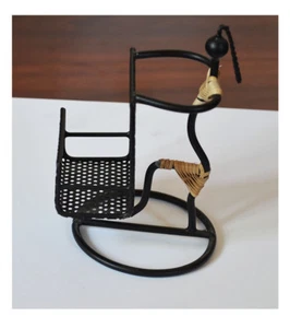 Soporte para teléfono móvil figura dama color negro hierro forjado de opciones artesanales - Imagen 1 de 3