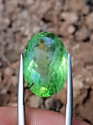 Natural rothail peridot 17.45 ct oval cut flowers from pakistan - Image 1 of 4