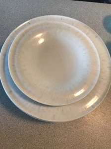 SET BESTEHEND AUS 6 MIKASA FINE CHINA LAA03 TELLERN FÜR BESONDERE ANLÄSSE 4 ABENDESSEN 2 SALATTELLER - Bild 1 von 4