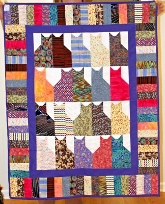 Hecho a mano púrpura recortado coloridos impresiones gatito gato edredón tiro gato rescate Foto 1 de 2