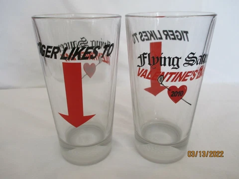 Flying Saucer 2010 Valentine's Day Tiger Woods Pint Glass Lot of TWO Cover