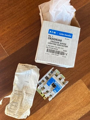 Eaton CN35DN3AB LTG CONT OPN 30A 3P 120V - Image 1 of 4