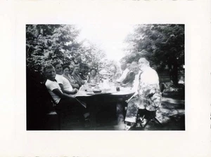 VTG Photo Family Outdoor Picnic Men Women Children Park Trees - Picture 1 of 1