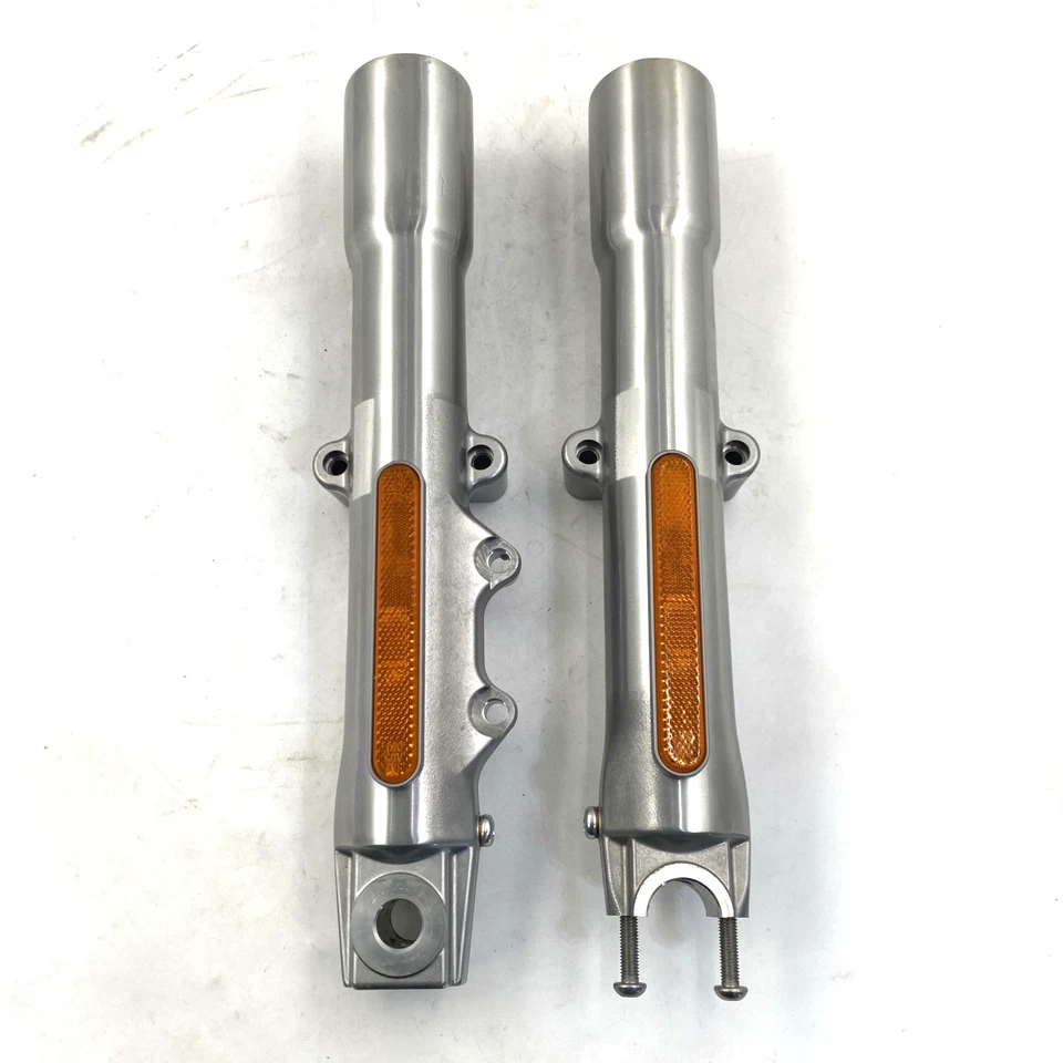 Par de patas de horquilla inferiores delanteras Softail FLST OEM Harley 45915-08a 45916-07a 07-17 Foto 1 de 4