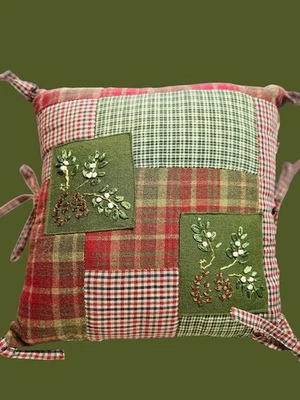 Almohada roja y verde Plais patchwork bordada 11x11 núcleo de cabaña Navidad Foto 1 de 4