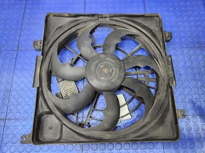 Conjunto de ventilador de refrigeración del motor Hyundai Tucson 2016-2018 1,6 L OEM 25380D3100 Foto 1 de 4
