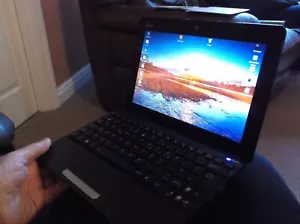 ASUS Eee PC 1015PD netbook Intel Atom 1.66 GHz, 2GB RAM, 160GB HDD Linux Mint!! - Picture 1 of 15