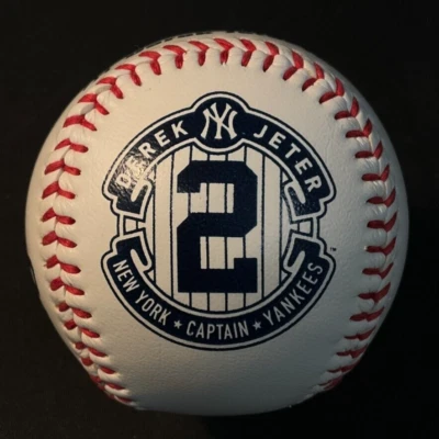 NY Yankees Derek Jeter Retiro 2014 Recuerdo Coleccionable Béisbol NUEVO Foto 1 de 4