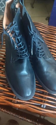 Robert Clergerie  Radio Boots Black Leather Side Zipper Size 381/2 Or 7.5 Foto 1 de 4