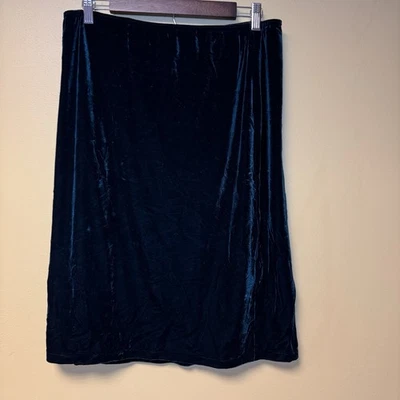 Saia Midi Feminina Coleção Kathie Lee Verde Veludo Elástico Cintura Fenda Tamanho XL - Imagem 1 de 4