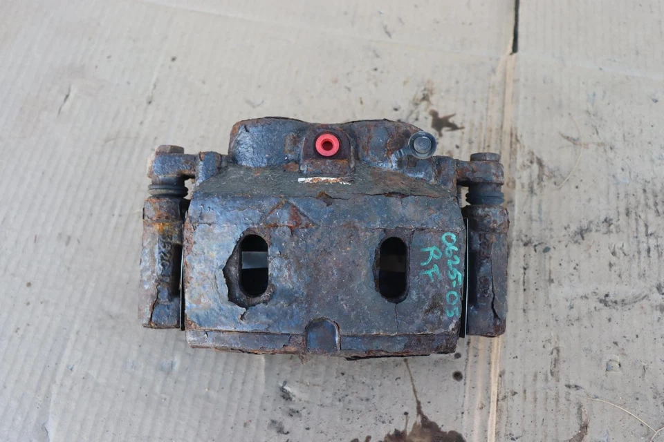 Pinza de freno delantera derecha del lado del pasajero Chevy Silverado 1500 2005-2019 OEM Foto 1 de 4