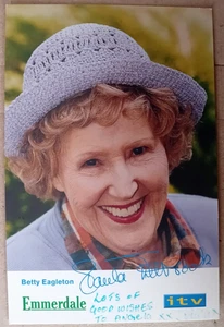 ORIGINAL AUTOGRAPHED EMMERDALE CAST CARD PAULA TILBROOK Betty Eagleton - Picture 1 of 1