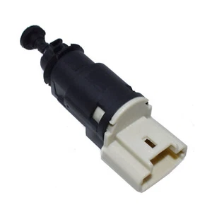 Brake Stop Light Switch For RENAULT NISSAN OPEL CLIO II DACIA LOGAN I 8200276361 - Picture 1 of 9