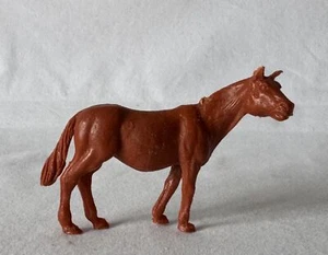Vintage Unpainted Plastic Horse for Toy Soldier / Farm Diorama #46-158 - Picture 1 of 8