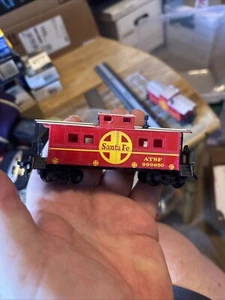 HO Scale "Santa Fe" ATSF 999850 Freight Train Caboose Car - Picture 1 of 4