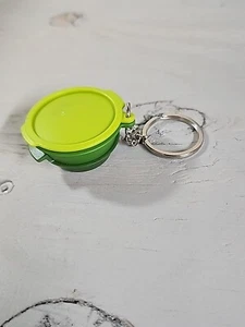 Green TUPPERWARE CONTAINER w LID STASH PILL HOLDER PLASTIC KEY CHAIN Strainer  - Picture 1 of 6