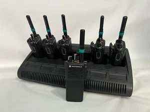 6 x MOTOROLA DP4400e UHF Band DP 4400e Impres Mehrfachladestation Handfunkgerät - Bild 1 von 6