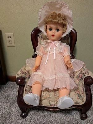 Vtg 1960s Uneeda 24" Companion Type Baby Doll Original Clothing Plus Xtra Outfit - Image 1 of 4